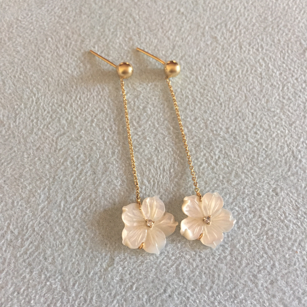 Drop mother of pearl Flower Earrings