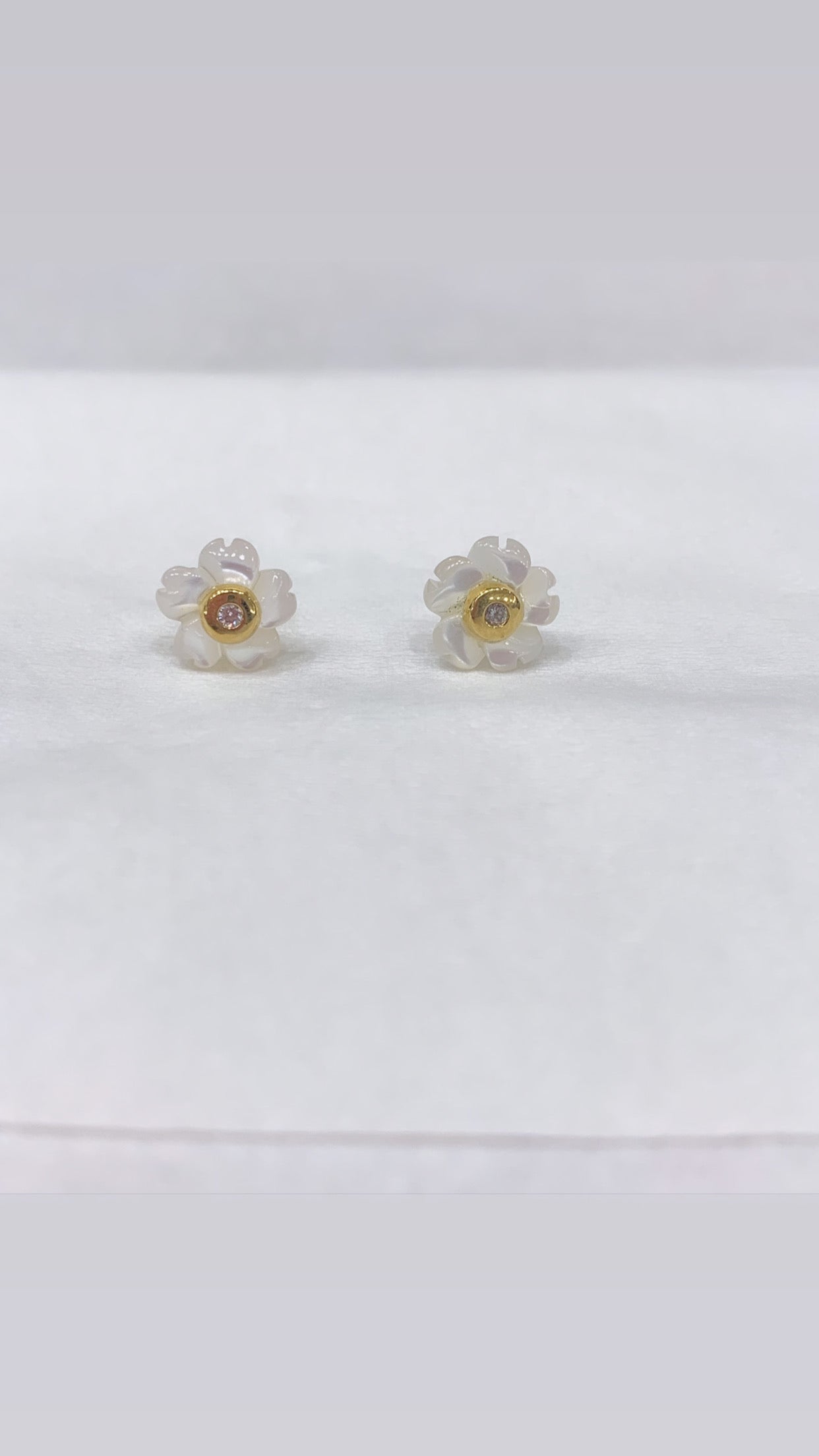 Mini Mother of pearl earrings